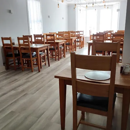 Pine 4* New Quay