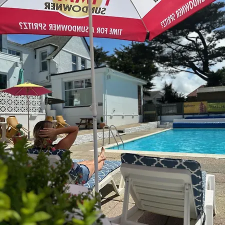 Pine 4* New Quay