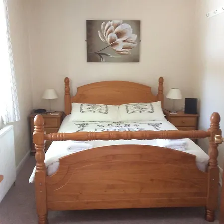 Pine 4* New Quay